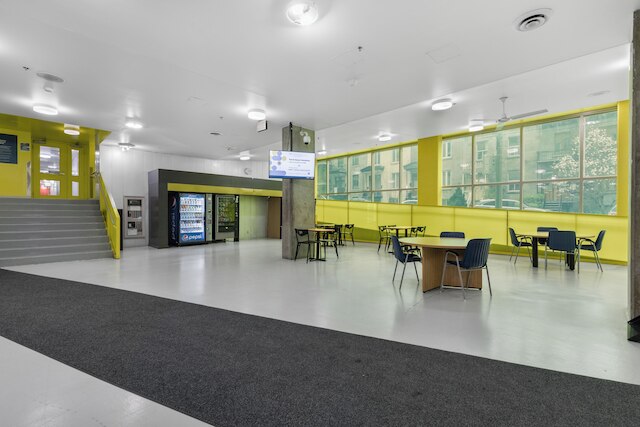 レジデンシズ UQAM オウエスト