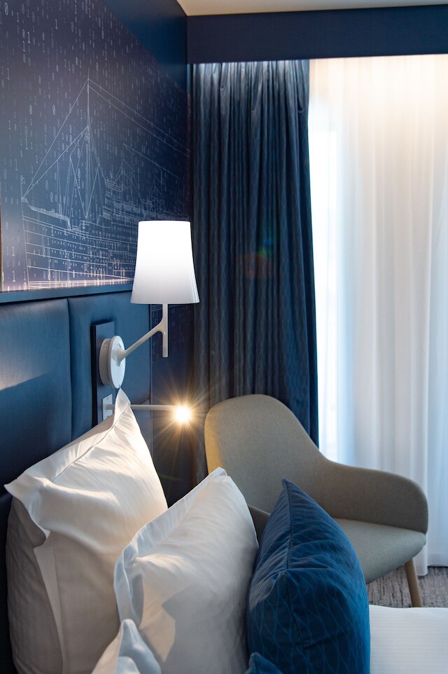 オテル メルキュール トューロン ラ セーヌ シュル メール