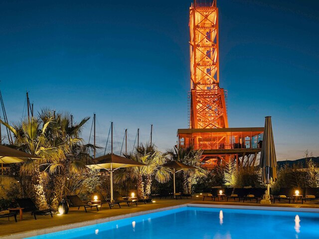 オテル メルキュール トューロン ラ セーヌ シュル メール