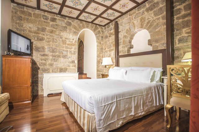 ゴールデン タワー ホテル & スパ