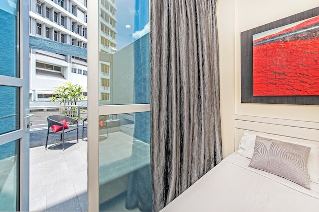 ホテル 81 エレガンス