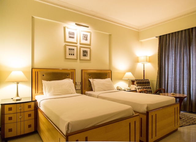 サロヴァー ポルティコ カルプル アフマダーバード