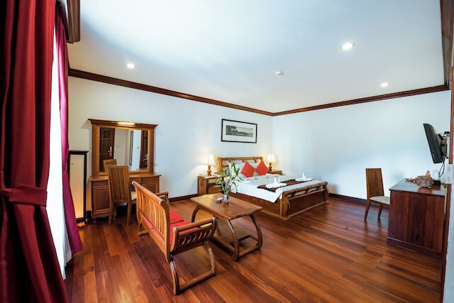 ザ スイート バイ ロイヤル クラウン ホテル