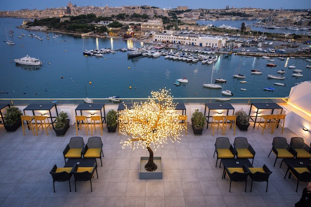 ウォーターフロント