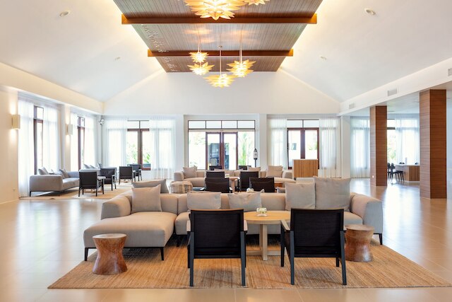 サンウィングカマラビーチ