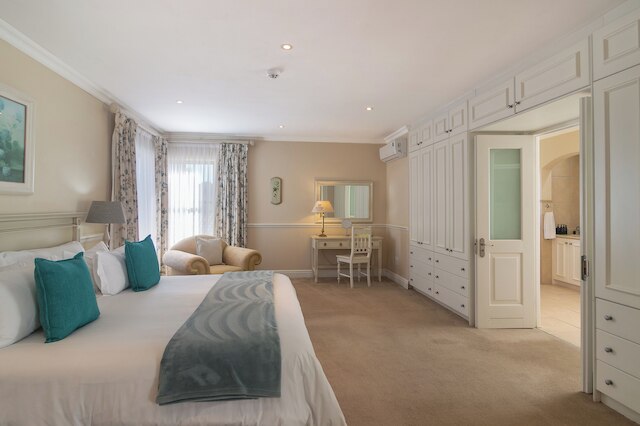 セント ジェームス オブ ナイズナ