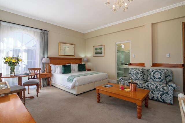 セント ジェームス オブ ナイズナ