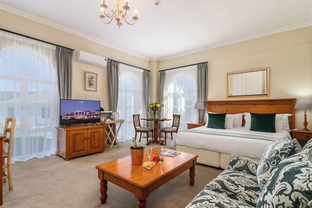 セント ジェームス オブ ナイズナ