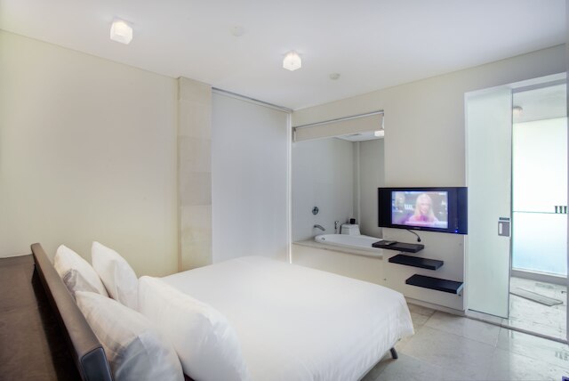 フラマエクスクルーシブ オーシャン ビーチ スミニャック バリ