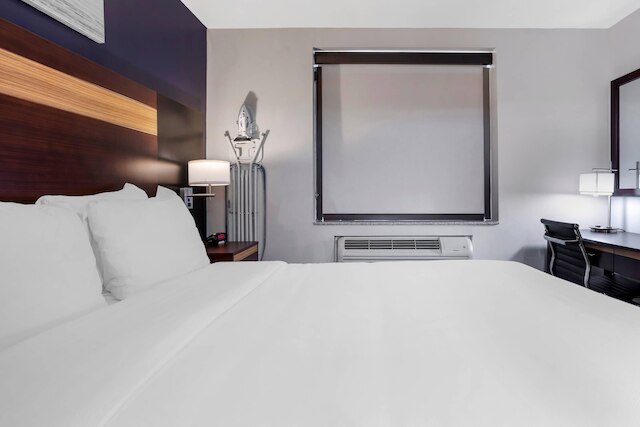 アビオン イン ニア LGA エアポート, アン アセンドコレクションホテル