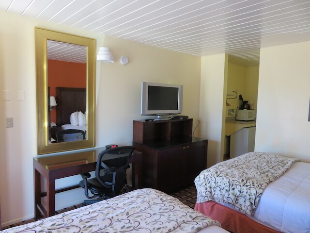 ロイヤル クレスト モーテル