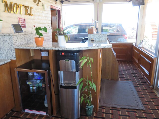 ロイヤル クレスト モーテル