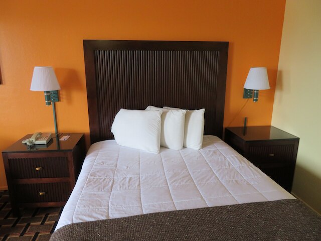 ロイヤル クレスト モーテル