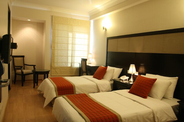 エンブレム ホテル ニュー フレンズ コロニー