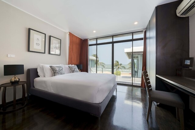 トラニ ル バイブリ ヴィラズ プランブリー