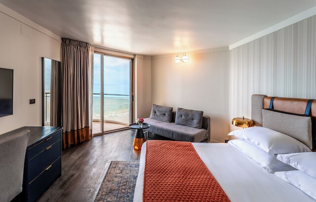 ダニエル ホテル ヘルズリヤ