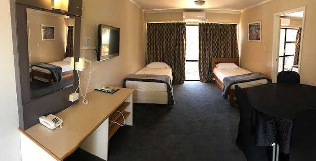 アスコット エプソン モーテル