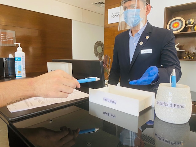 フォーポイント バイ シェラトン アーメダバード