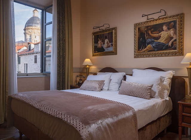 ザ プチチ パレス