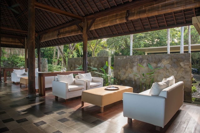 コマネカ・アット・ビスマ