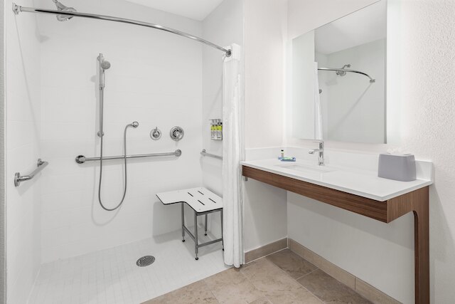 ホリデイ イン エクスプレス & スイーツ パーム ベイ by IHG