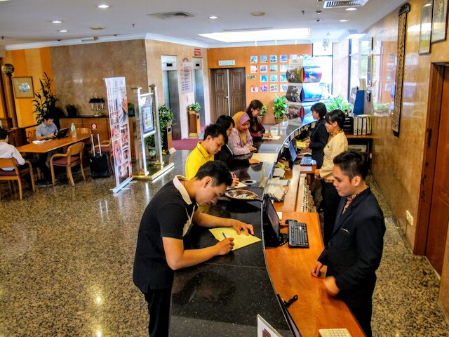 ホテル グランド コンチネンタル クチン