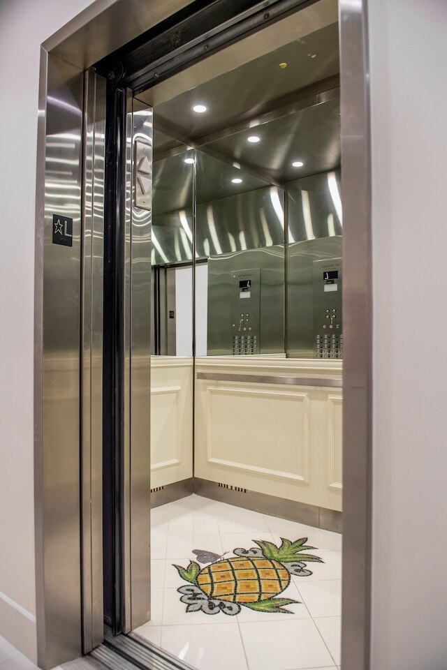 ステイパイナップル アートフル ホテル ミッドタウン