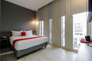 レッドドアーズ プラス ニア トウベッ