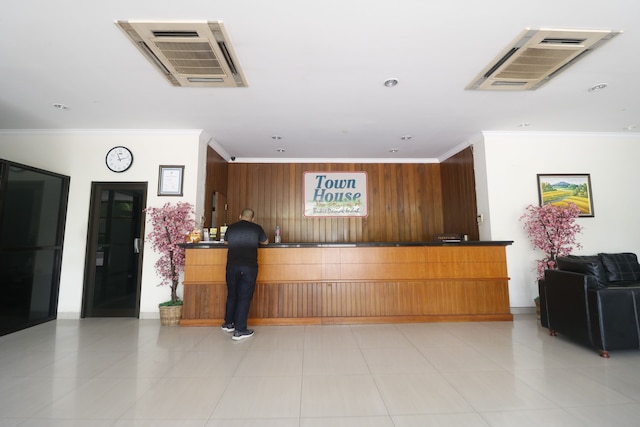 レッドドアーズ プレミアム @ ブキット ダマイ インダ