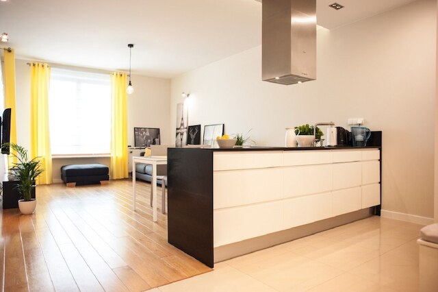 ビジネス ラックス アパートメント