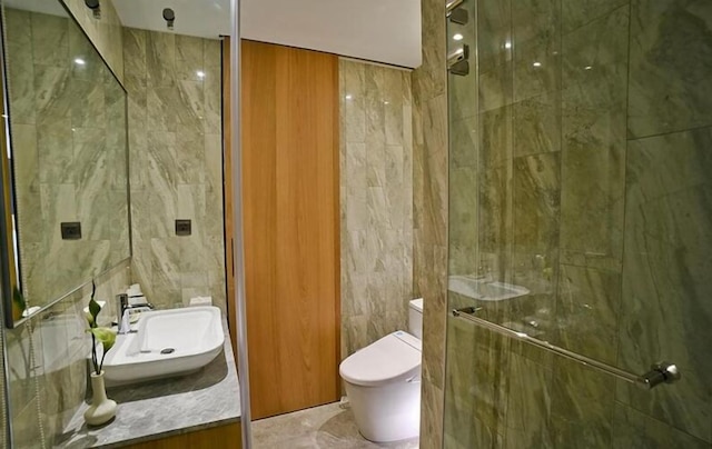 駅徳世紀ホテル (驛德世紀酒店)