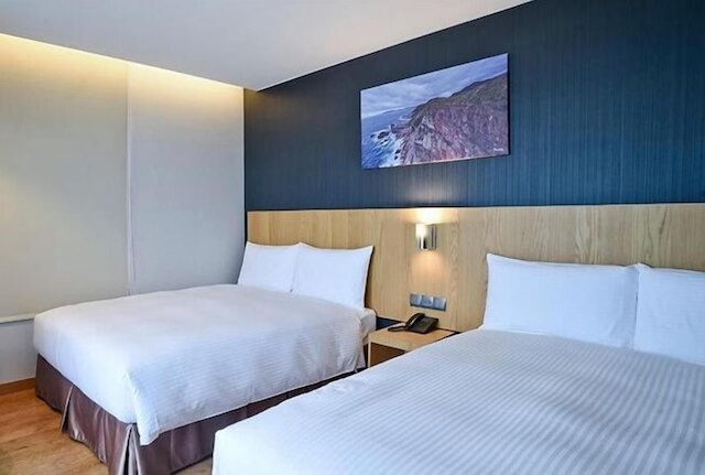 駅徳世紀ホテル (驛德世紀酒店)