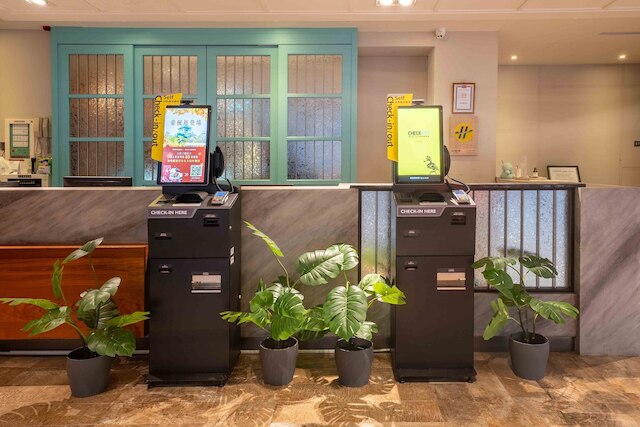 チェック イン 台中 ズヨウ (雀客台中自由館)