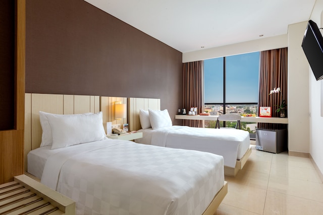 スイス ベリン ガジャ マダ メダン