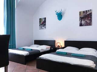 チャールズ ブリッジ アパートメント