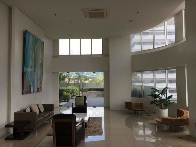 モダン アンド ラグジュリアス リビング