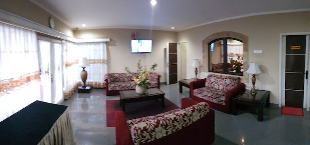 ホテル スカーレット ブキッ パカール