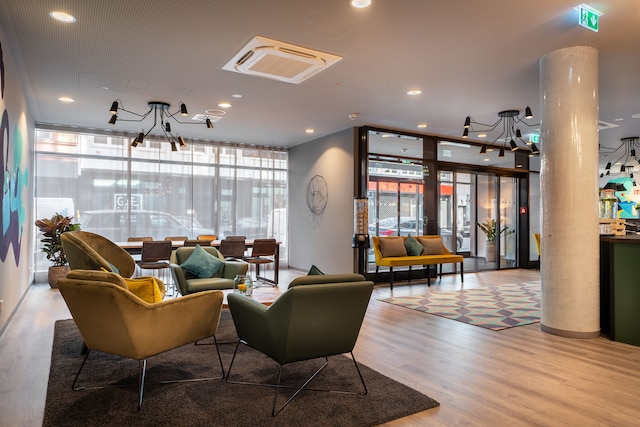 ホリデイ イン - ザ ニウ, チャーリー フランクフルト シティ by IHG