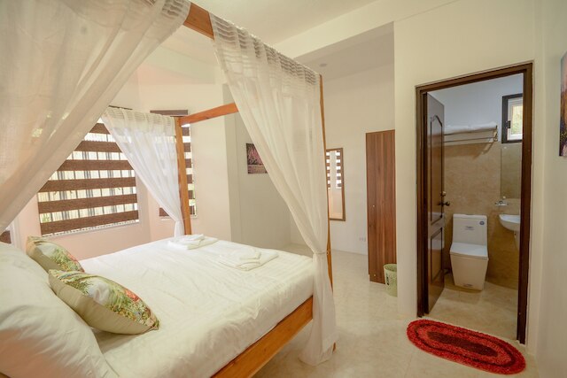 ヒルトップ プール アンド ヴィラ