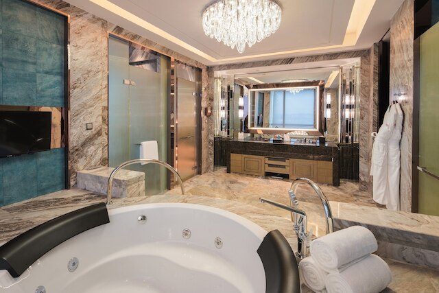 クラウン プラザ 大連 スポーツ センター by IHG (大連体育中心皇冠假日酒店)