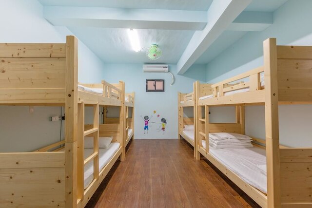 ゴールデンハウス ホステル