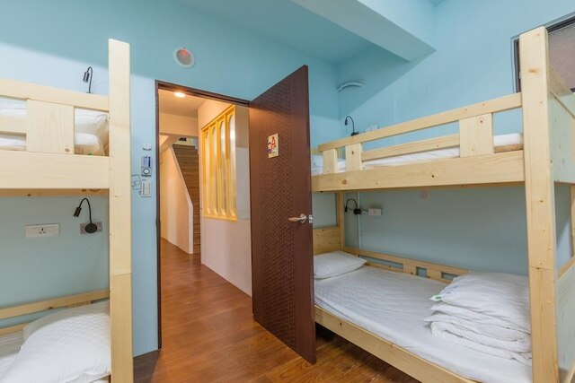 ゴールデンハウス ホステル