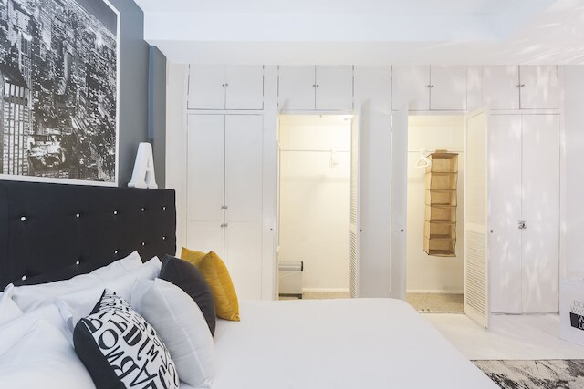 ブラック & ホワイト アパートメント