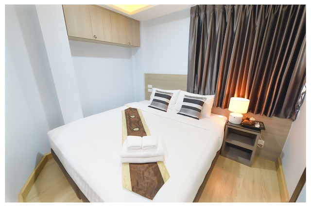 4M プラトゥーナム ホテル