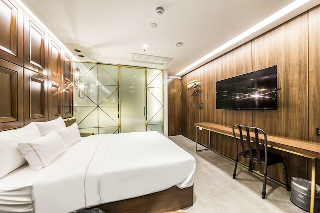 フォレスター ホテル 2