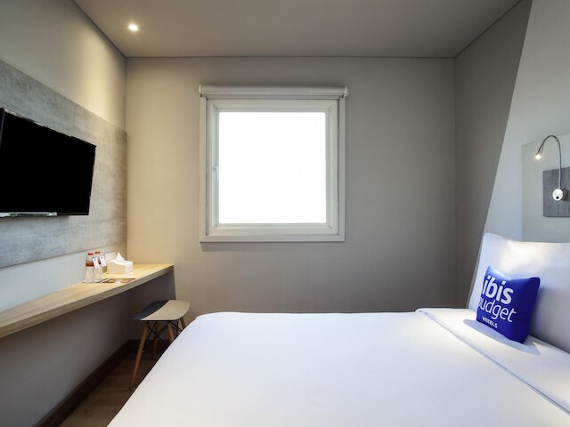 イビス バジェット スラバヤ ディポネゴロ