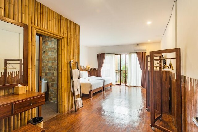 カラン リラ ブアナ