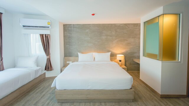 B2 ナコーン サワン プレミア ホテル