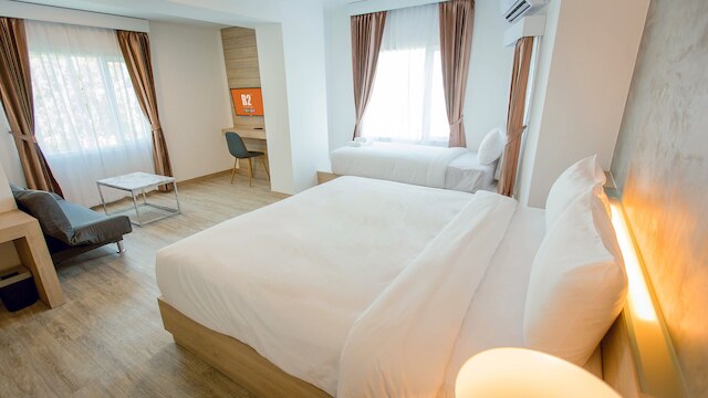 B2 ナコーン サワン プレミア ホテル