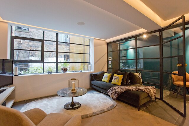 ラグジュアリー ロイヤリティー ミュウズ